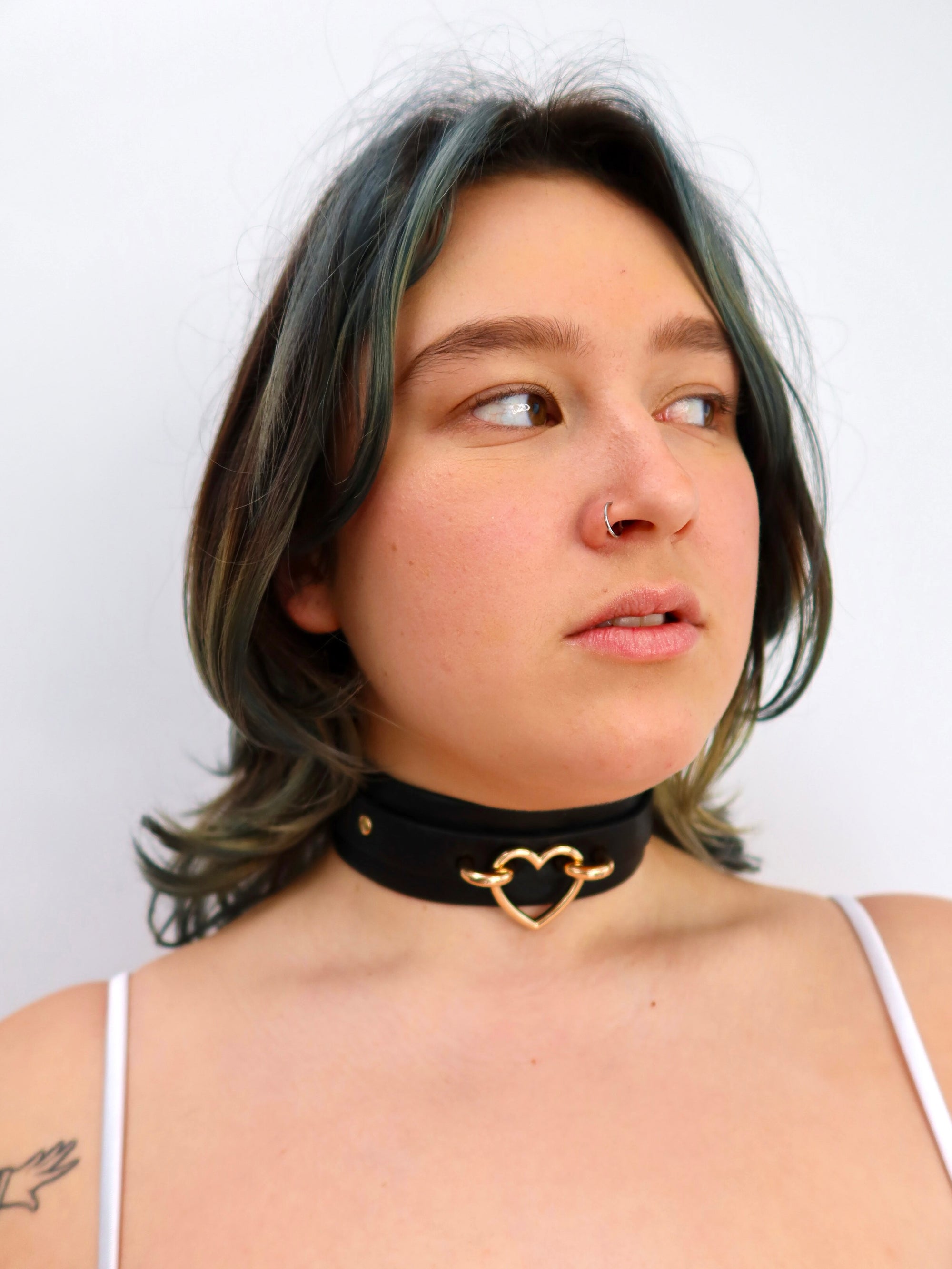 SIMONE HEART CHOKER - SMALL/MID